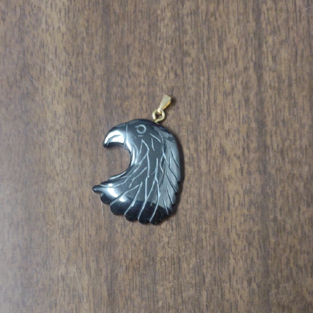 Eagle Head Pendant with Gold Bail - Picture 1 of 2